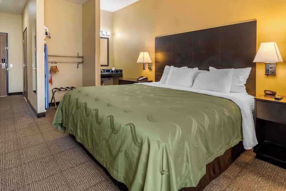 Quality Inn & Suites Lenexa Kansas City 4
