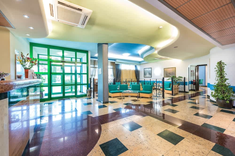 West Point Airport Hotel 3