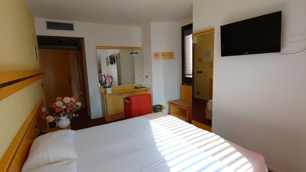 Hotel Antares 4