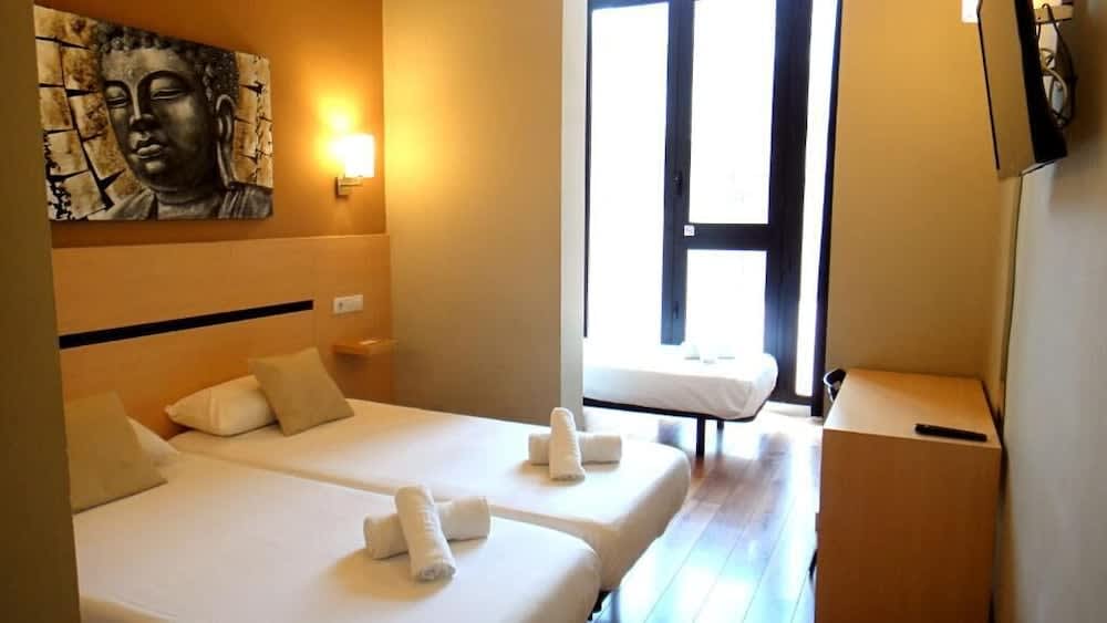 Hostal Live Natura Barcelona 4