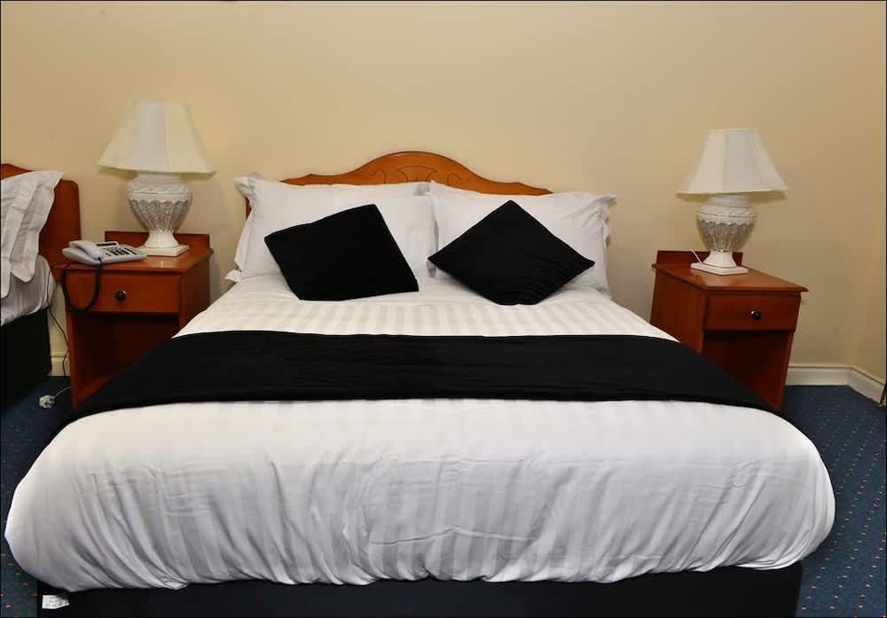 Murphy's Hotel 3
