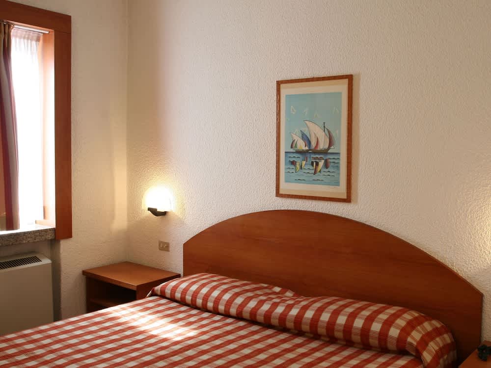 Golf Hotel 4