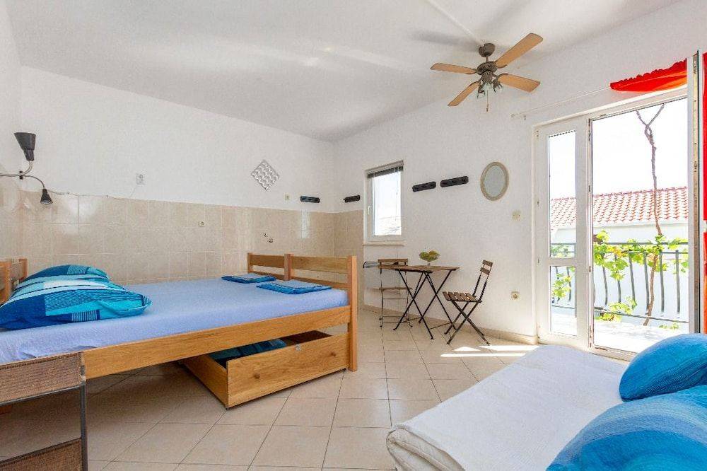 Oktarin Hostel Oktarin, Kaštel Lukšić | Best deals | lastminute.com
