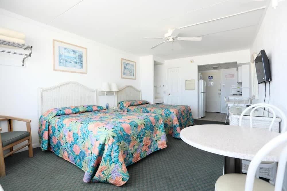 Commander by the Sea Motel 3