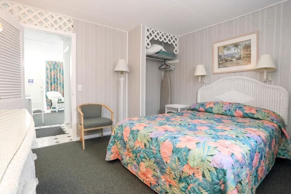 Commander by the Sea Motel 4