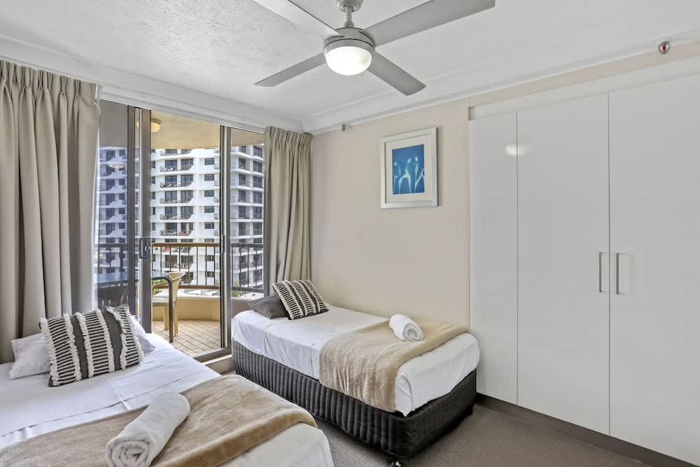 Boulevard North Holiday Apartments 5