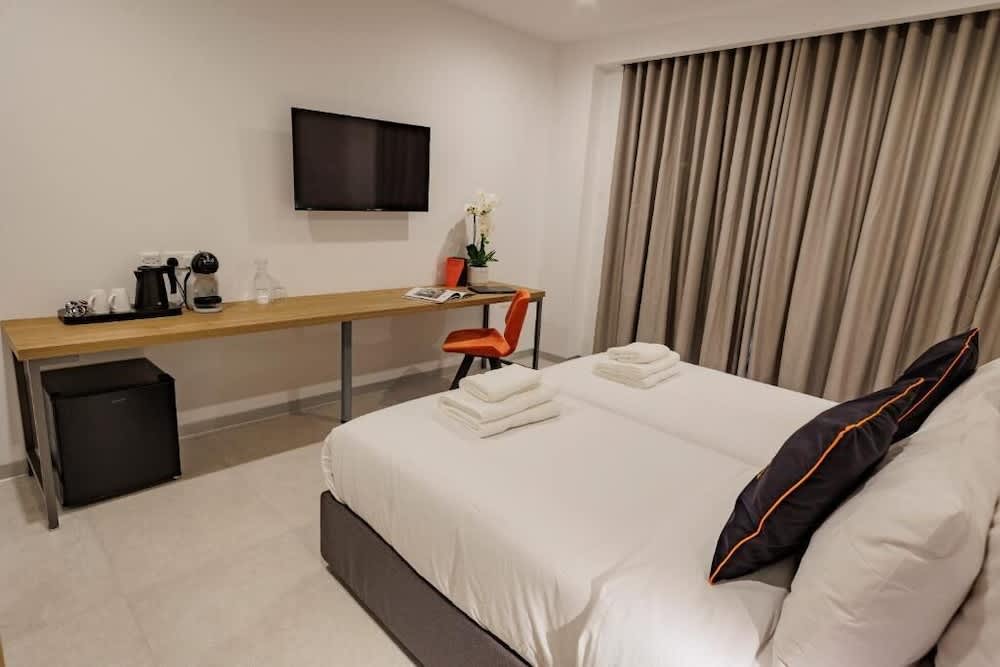 Zyra Hotel St Julians 4