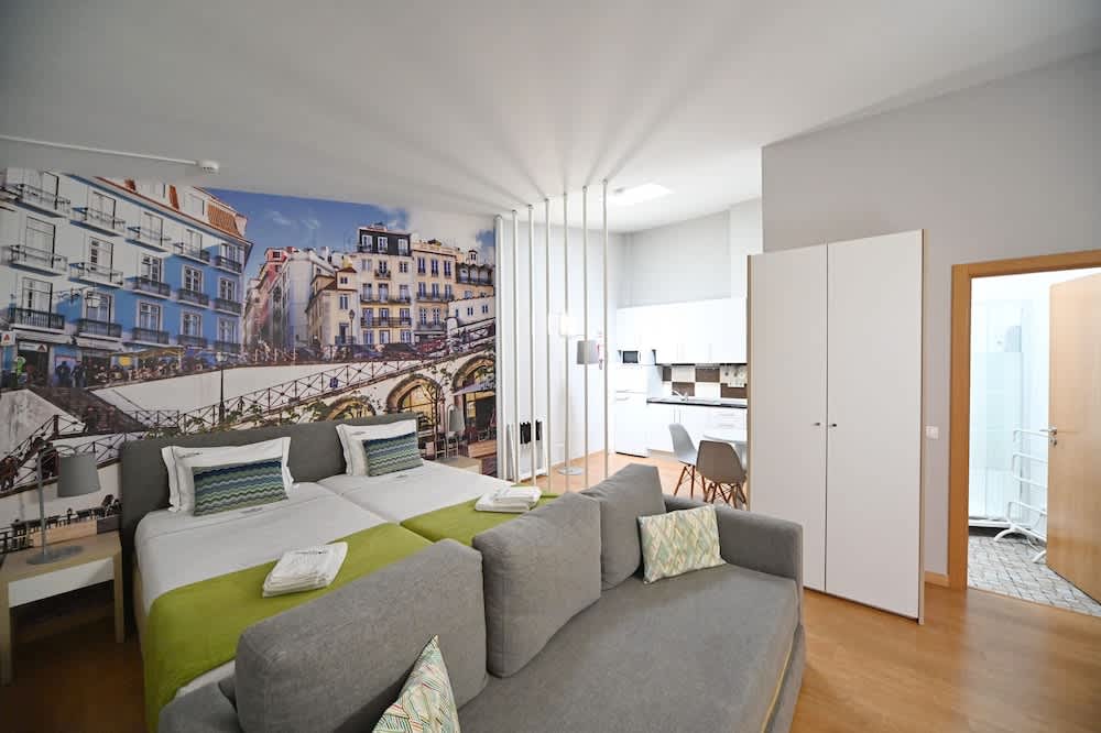 Famous Crows Lisbon Suites 4
