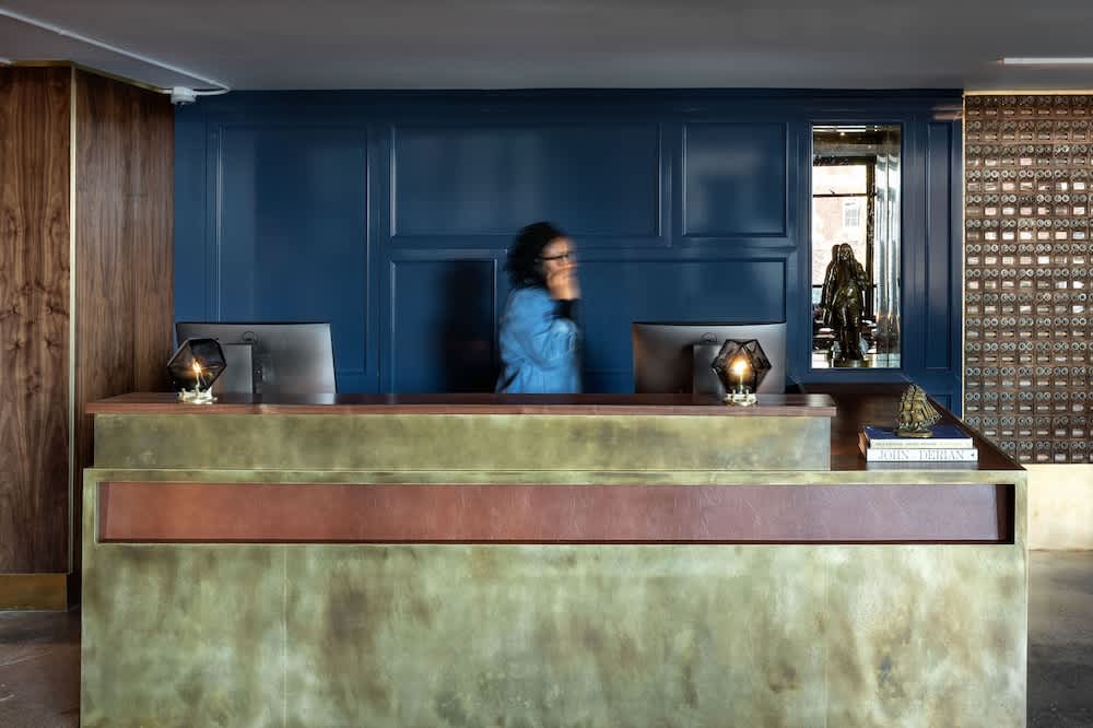 The Revolution Hotel 5