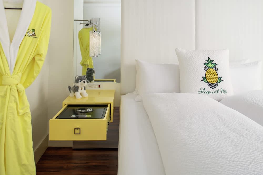 Staypineapple, A Delightful Hotel, South End 4