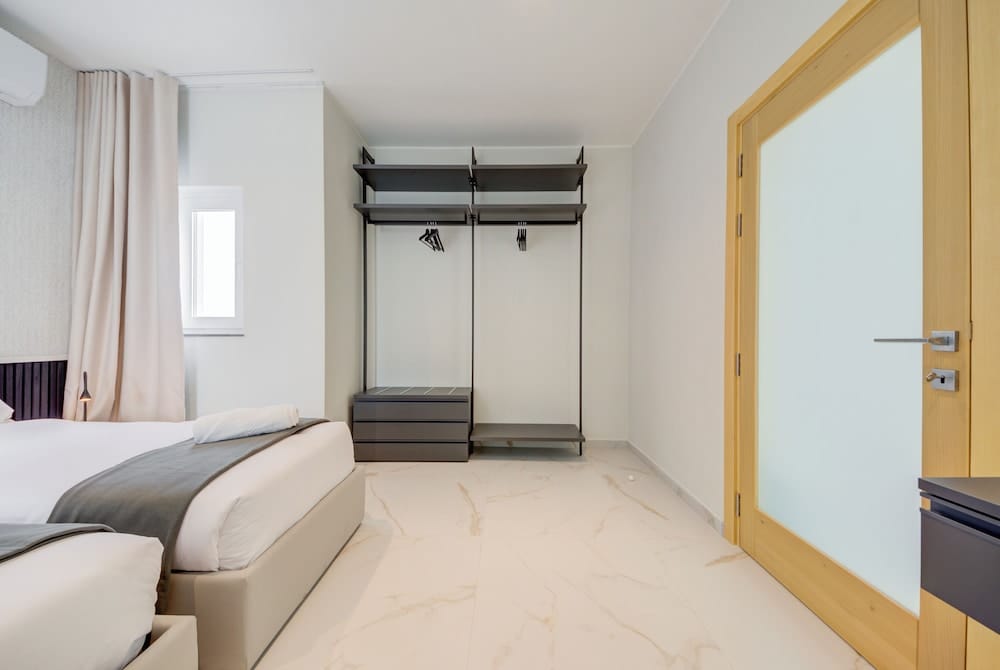 Mayfair by Premier Suites MT 4