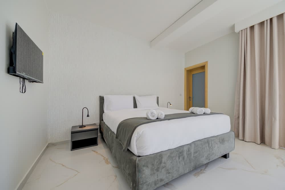 Mayfair by Premier Suites MT 5