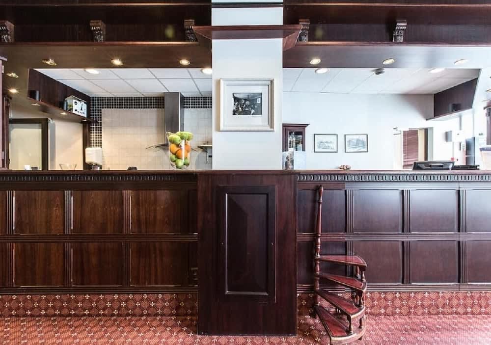 Chesterfield Hotel 3