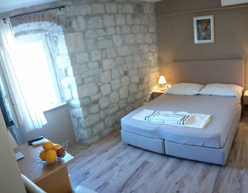 Carol Rooms 3