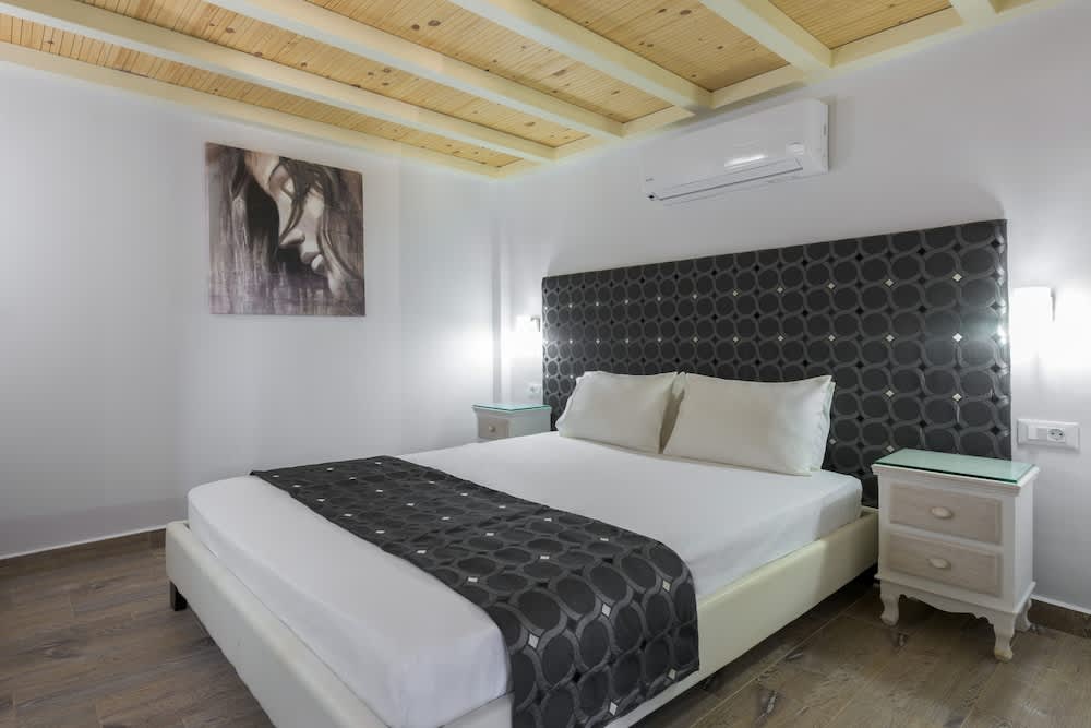 Vlycha Beach Apartments 5