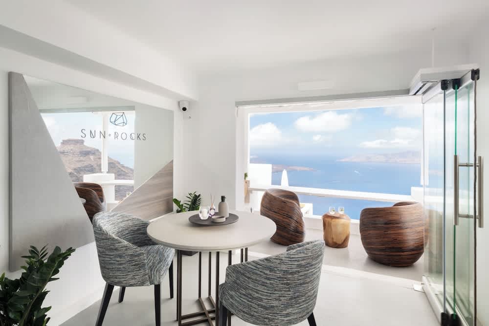 Sun Rocks Boutique Hotel - Caldera View Suites & Sunset Dining Experience 3
