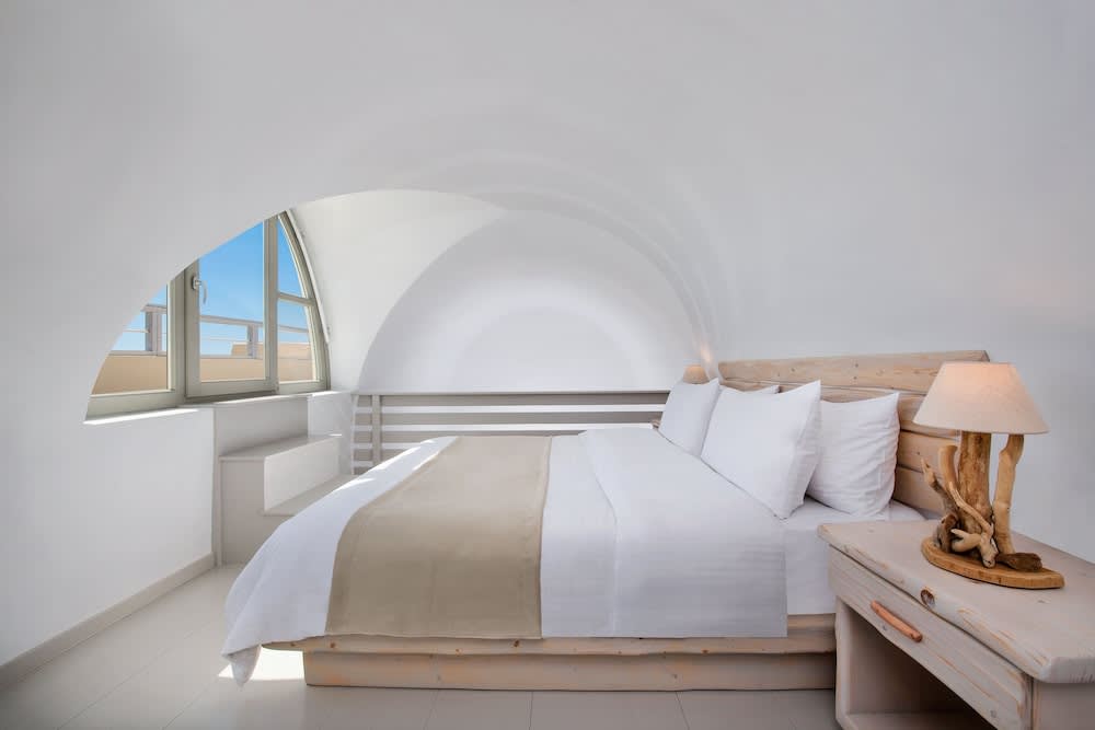 Theano Cave Suites & Villas 3