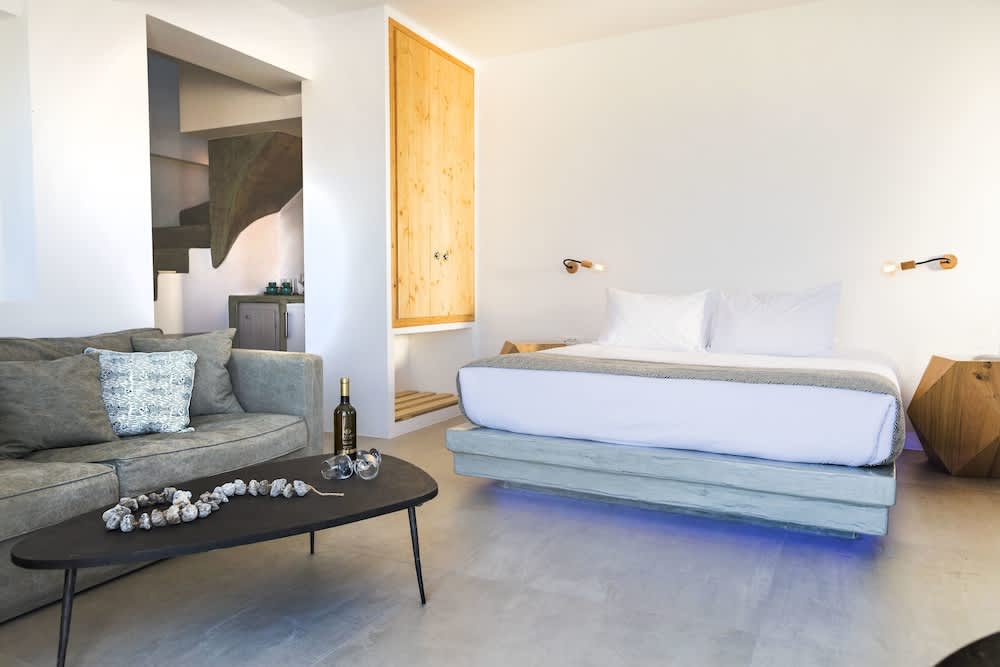 Elysian Santorini 3