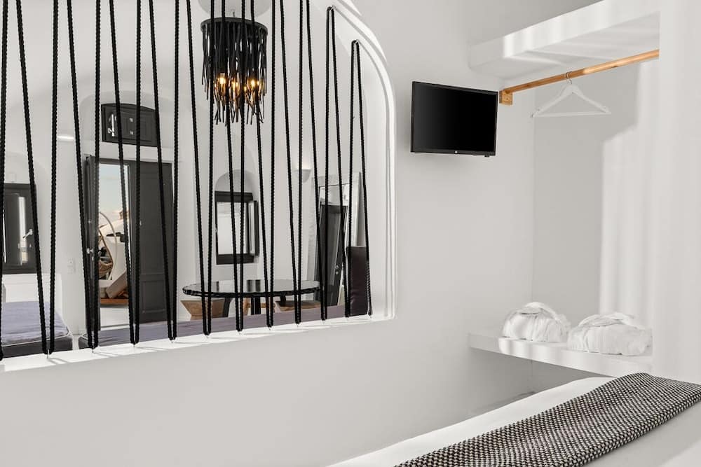 Mill Houses New Elegant Suites by Mr and Mrs White 4