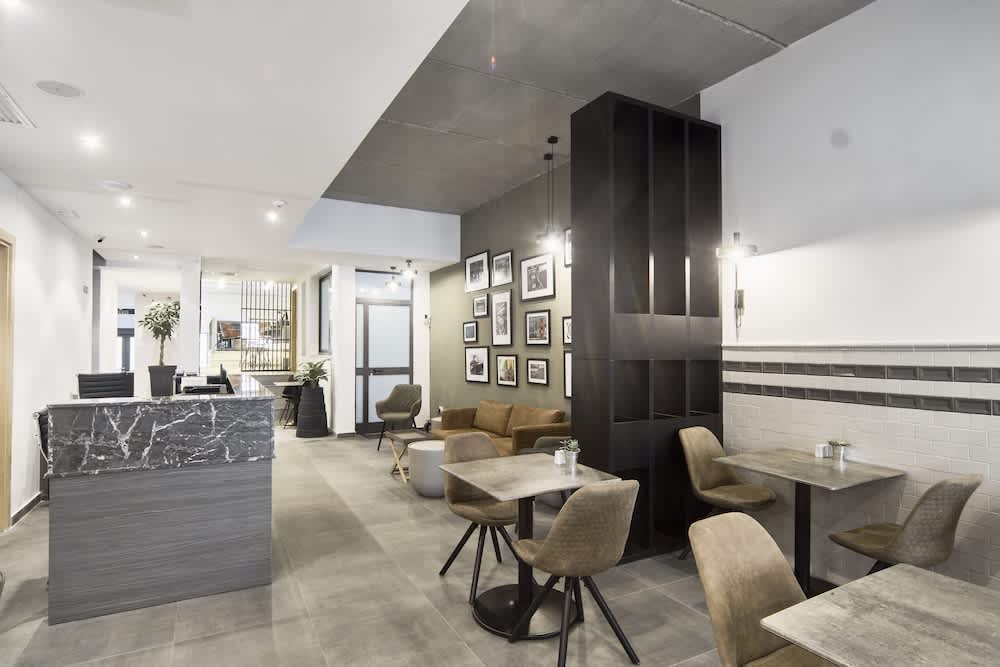 Mr Todd Hotel 4