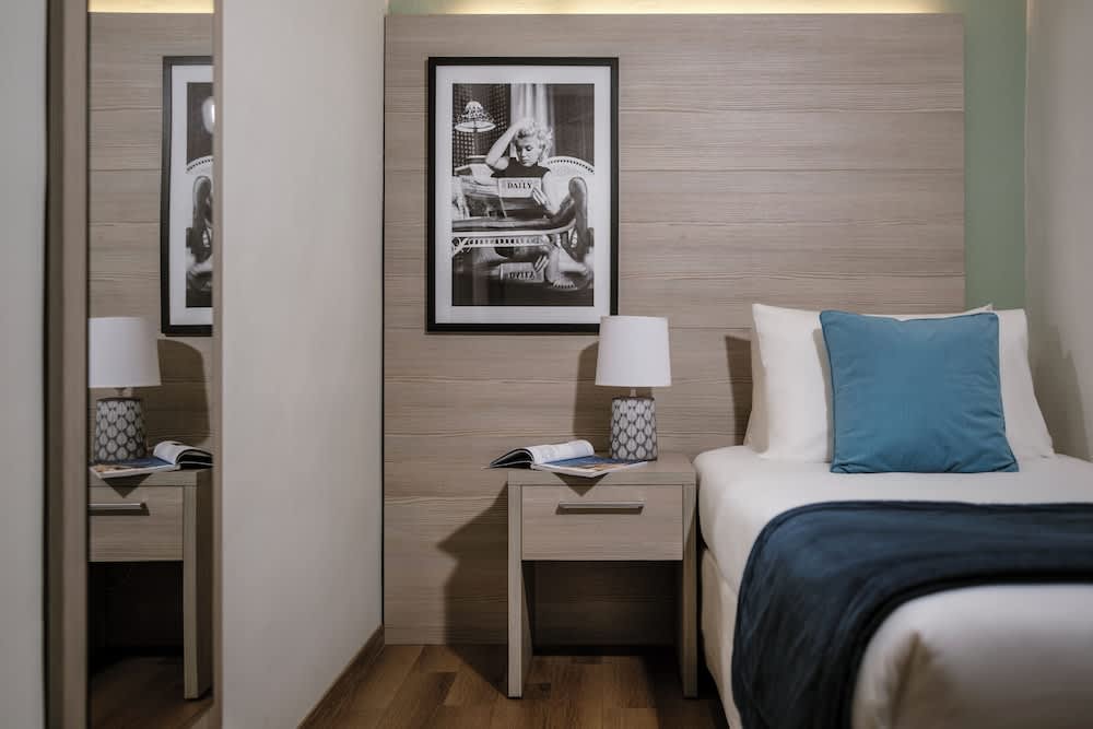 The Howard Hotel 5