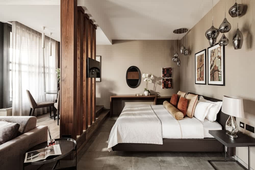 1926 Le Parisot Boutique Suites 3