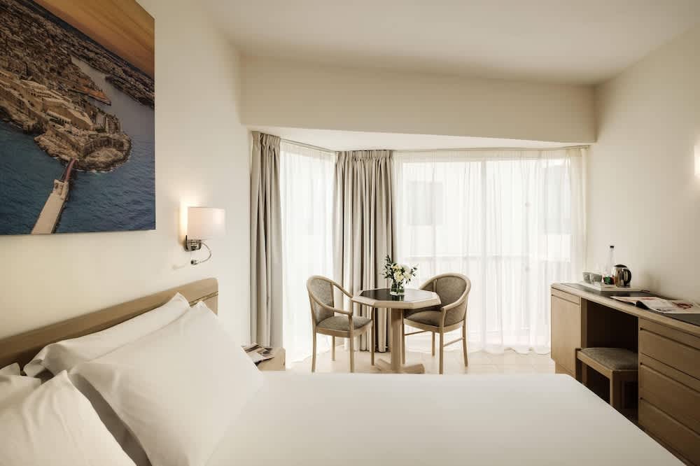 The Diplomat Hotel 5