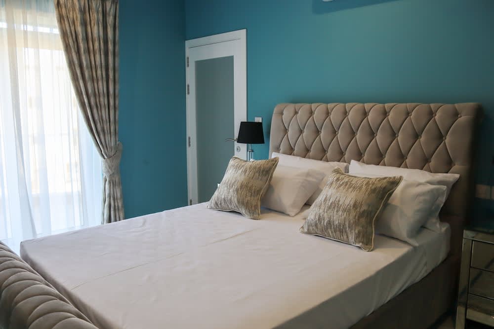 100 Boutique Living 5