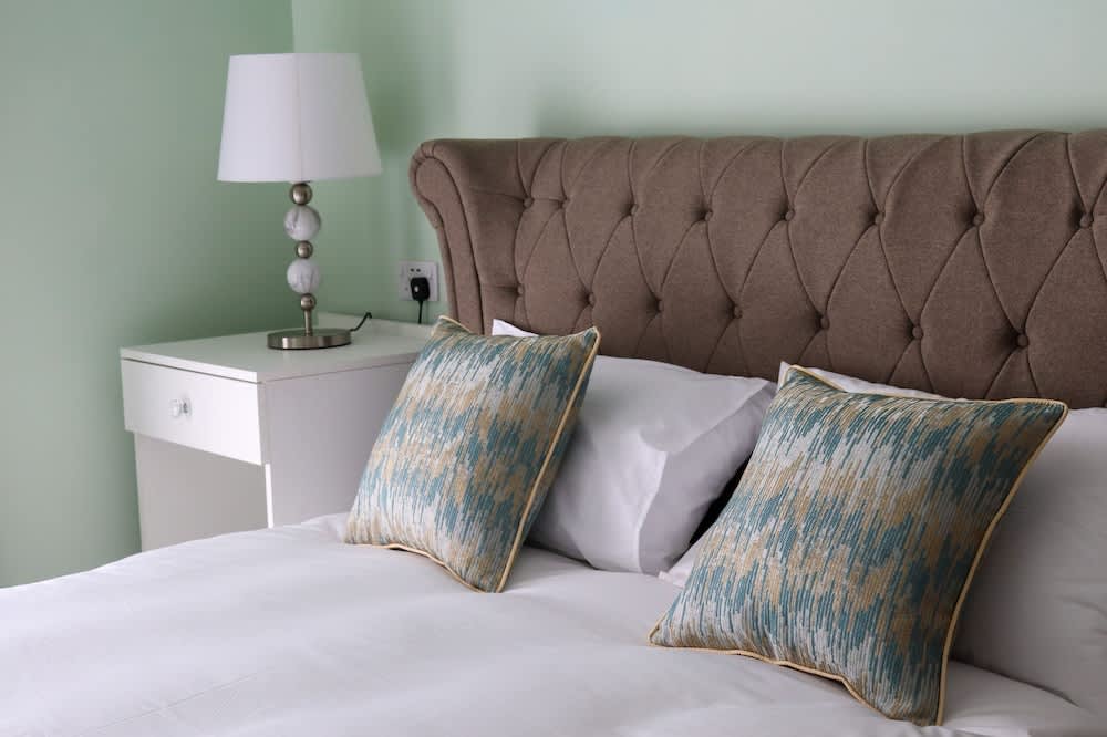 100 Boutique Living 4