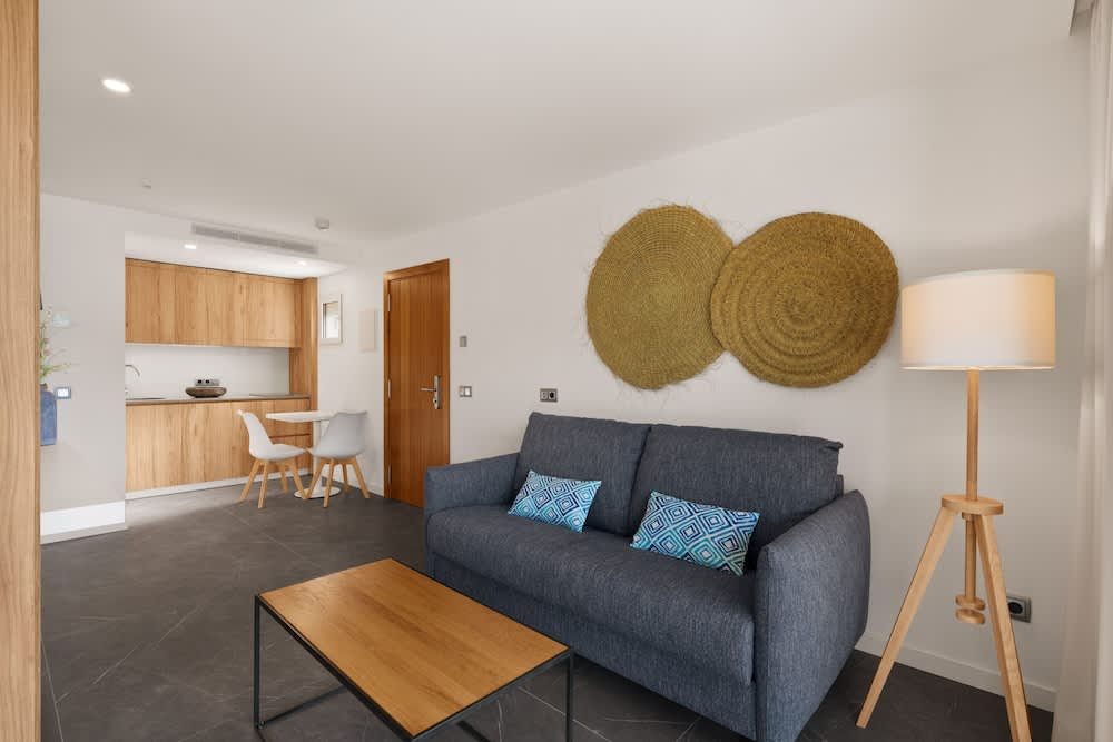 Bahia Suites Camp de Mar 5
