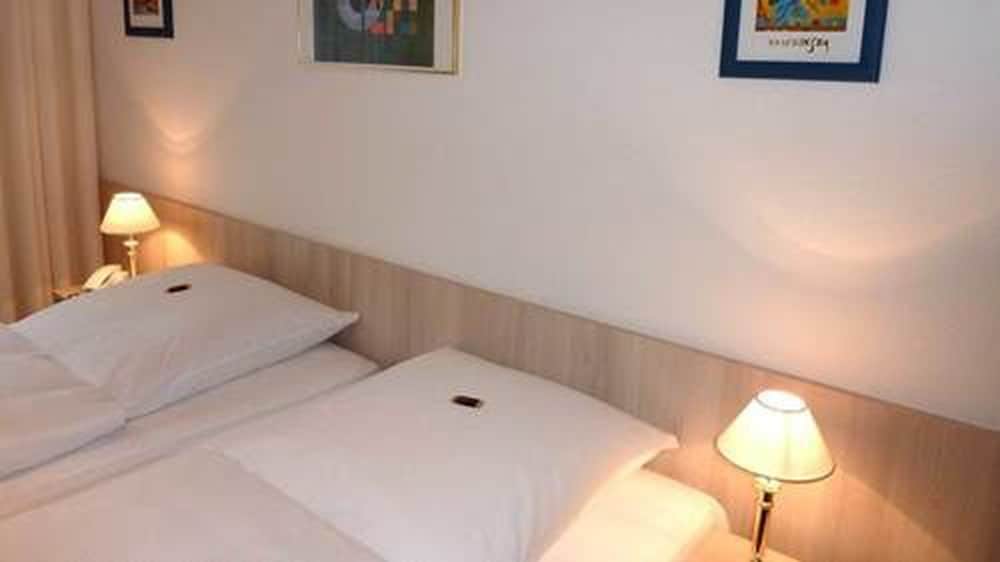 Hotel Occam 4