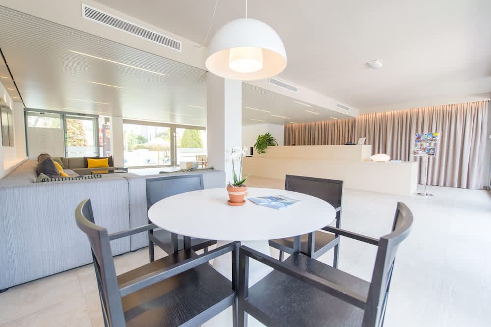 Atenea Park Suites & Apartments 3