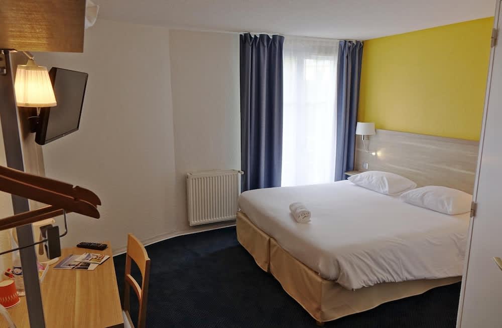 Couett'Hôtel Brest Port de plaisance, Les pieds dans l'eau 4