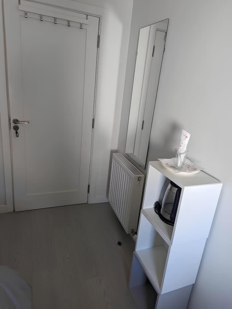 Private Rooms in a Peaceful Neighborhood 3
