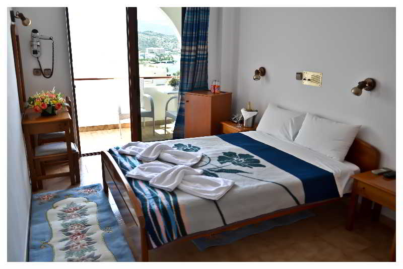 Oceanis Hotel 5