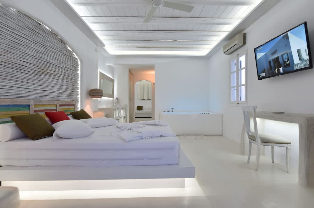 Zefi Hotel & Suites 3