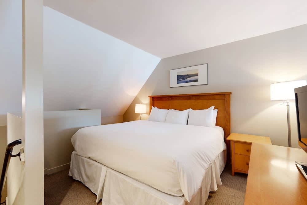 Whistler Peak Lodge 5