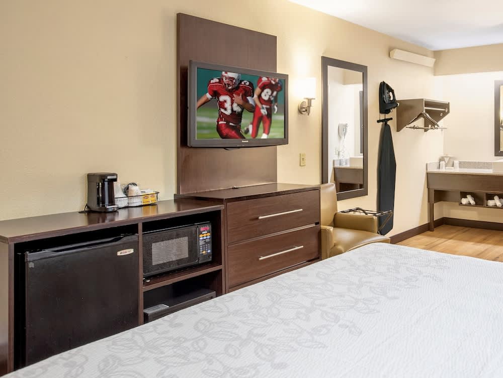 Red Roof Inn PLUS+ Secaucus - Meadowlands 4