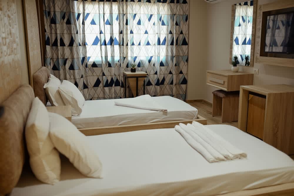 Royal Great Pyramid INN 5