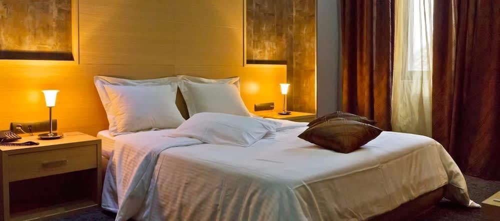 Aion Luxury Hotel 5