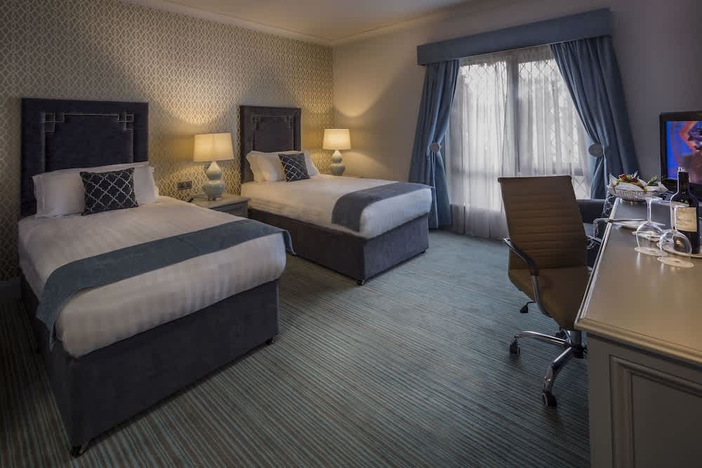 Treacys Oakwood Hotel, Shannon 5