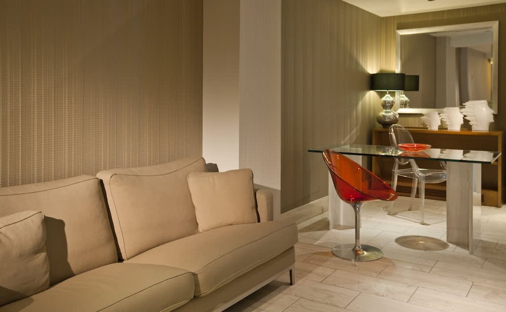 Central Hotel 3