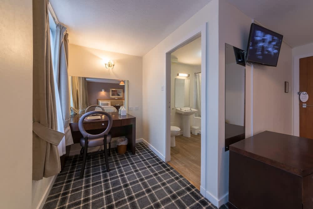 Pentland Hotel 5