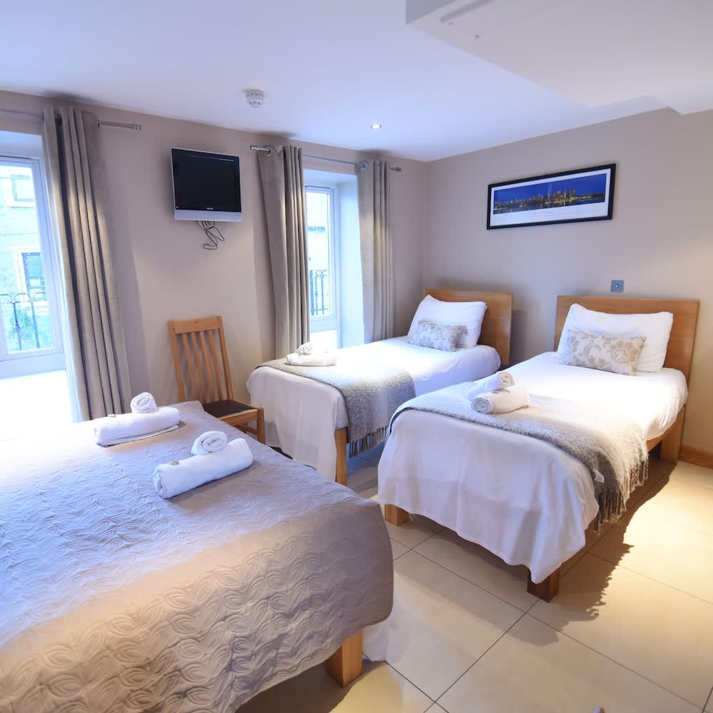 The Eyre Square Townhouse 3