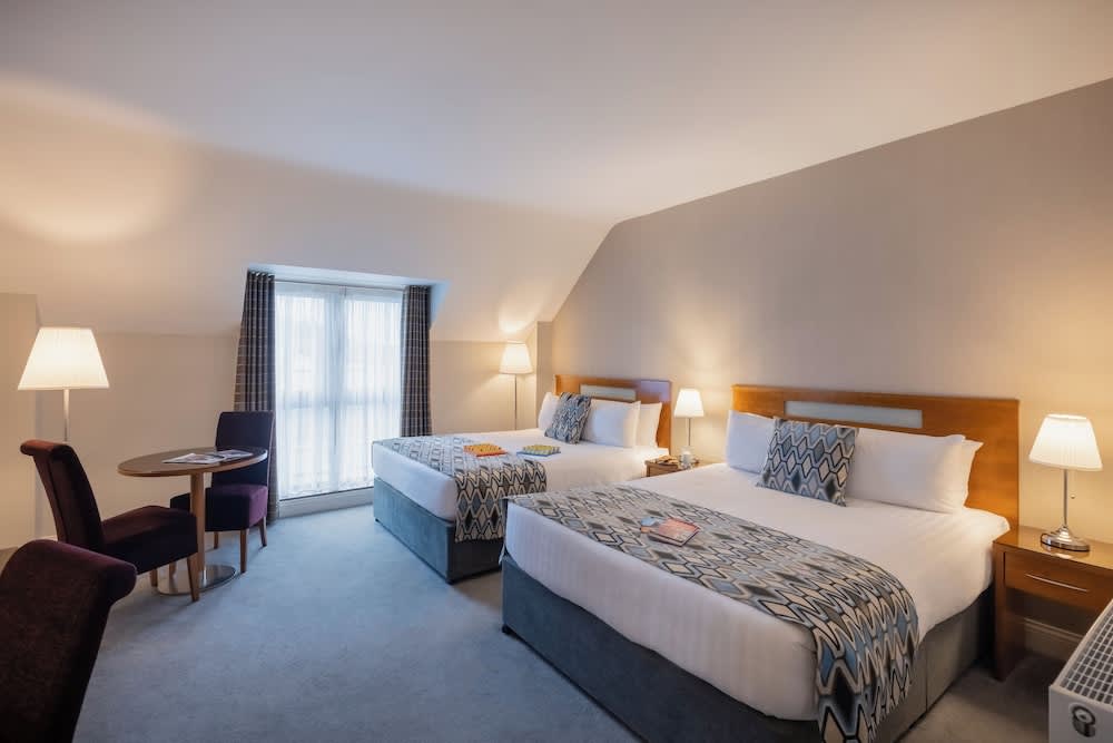 Raheen Woods Hotel 4