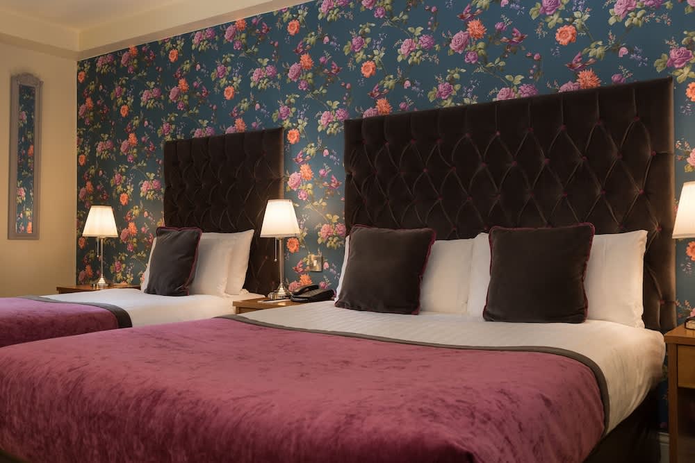 Raheen Woods Hotel 2
