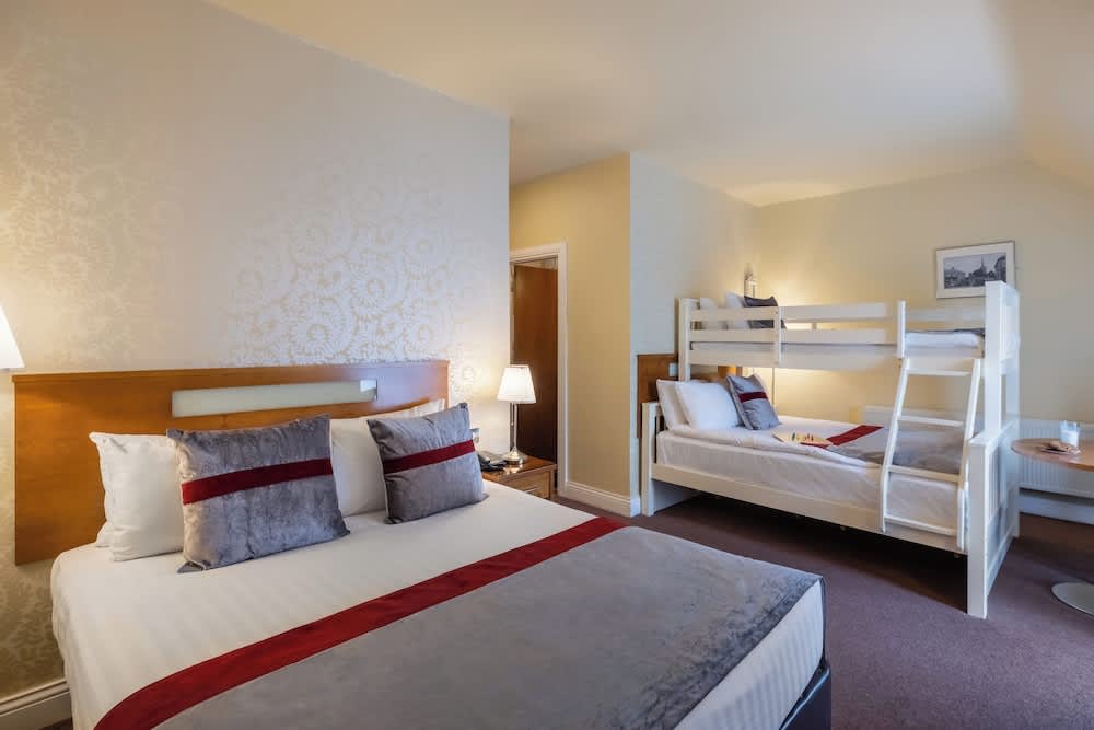 Raheen Woods Hotel 3