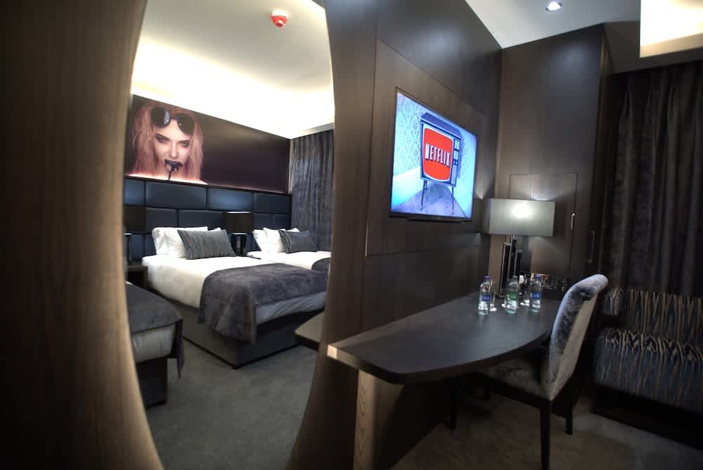 The Residence Hotel 3