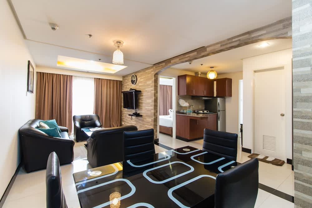 Pacific Bay Grand Suites 5