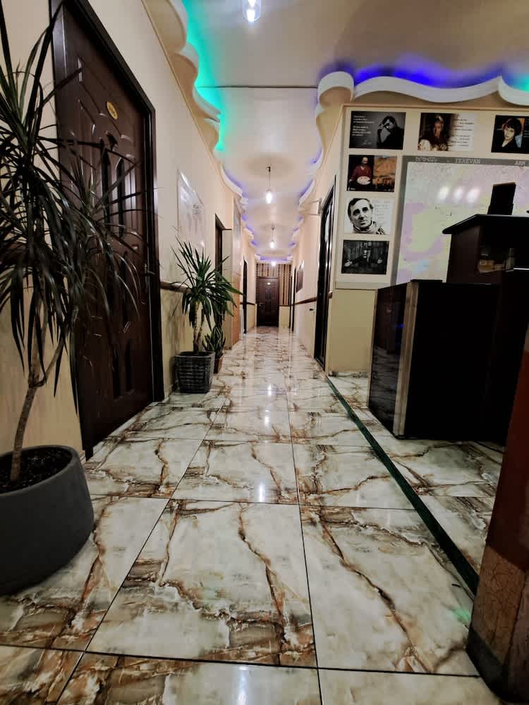 Arm Hostel 5